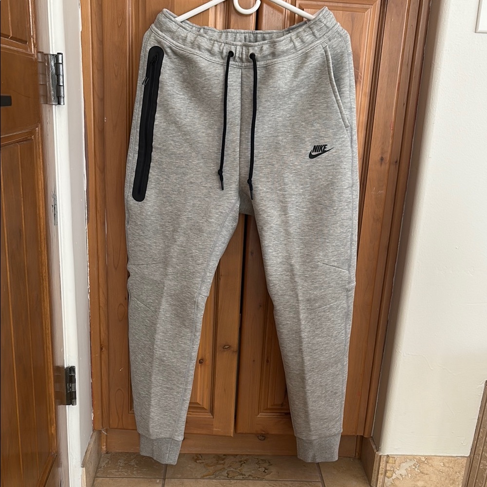 Nike tech mens pants